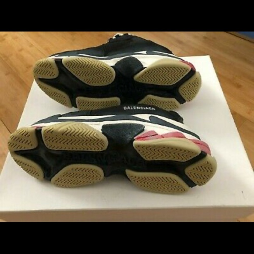 GT Batch Balenciaga Triple S Black White Red - Picture 6 of 8